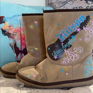 Kitson Los Angeles Vintage Classic Discontinued 
Brown Embroidered Boots